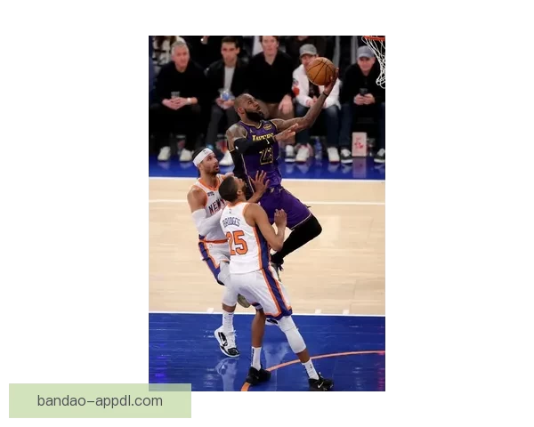 詹姆斯带队挑战篮网争十连败 火箭客场力拼灰熊三连胜